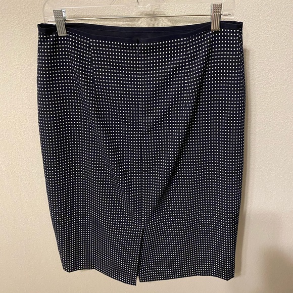 EUC Ann Taylor fully lined black/white pencil skirt, size 8 - Picture 3 of 6